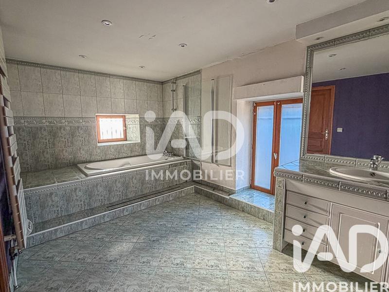 Maison - 252 m² - 7 pièces