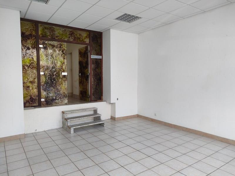 Local commercial - 74 m² - 2 pièces
