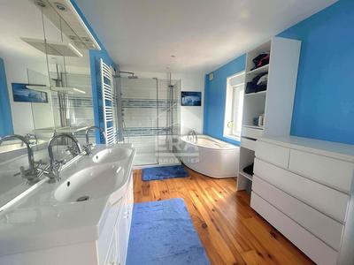 Maison - 119 m² - 7 pièces