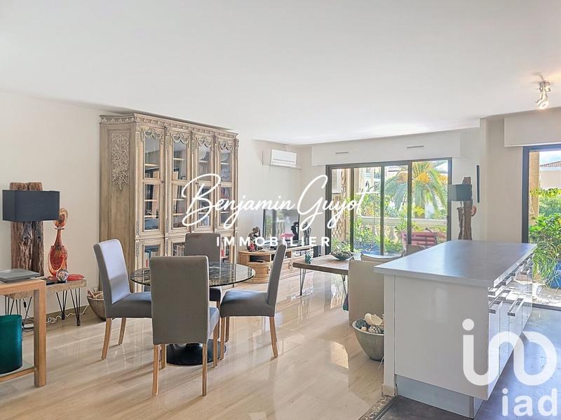 Appartement - 90 m² - 4 pièces