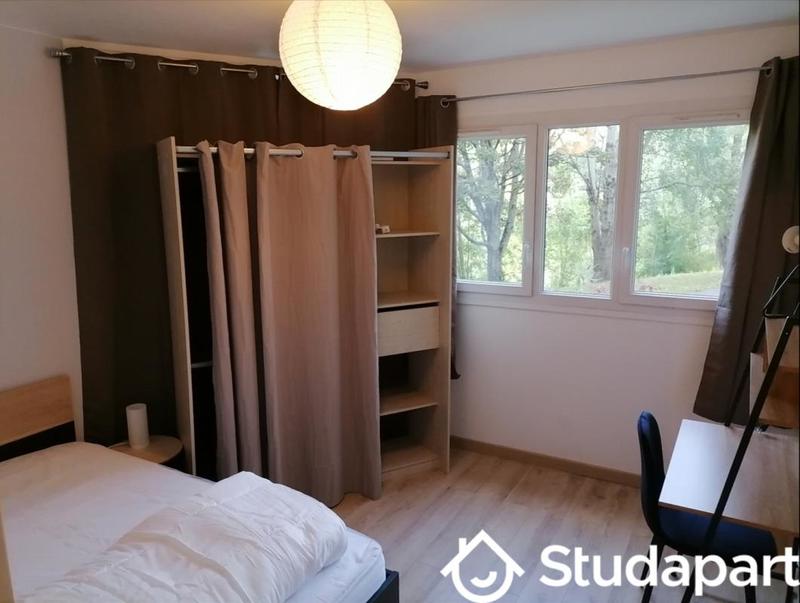 Chambre - 10 m² - 1 pièce