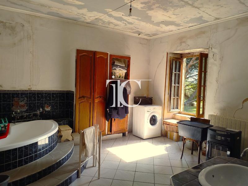 Maison en pierre - 207 m² - 6 pièces