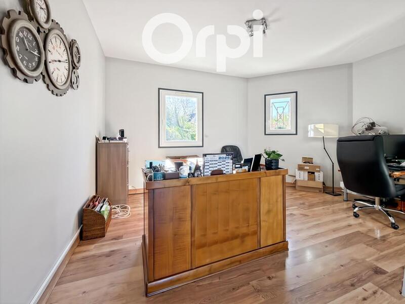 Maison - 204 m² - 7 pièces