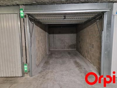 Parking / Garage - 12 m²