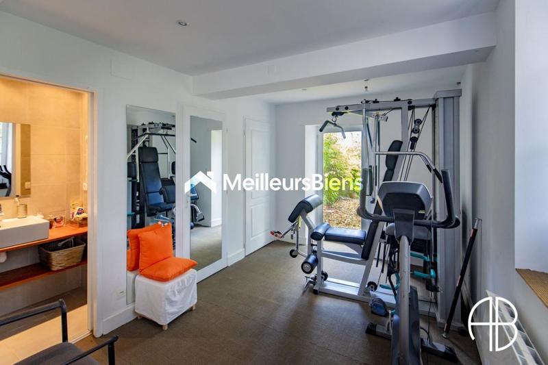 Maison - 288 m² - 13 pièces