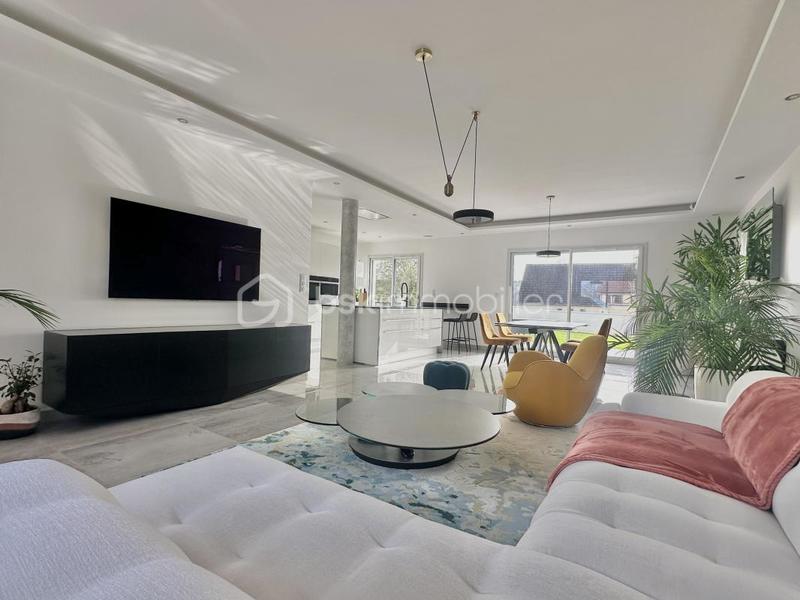 Pavillon - 200 m² - 7 pièces