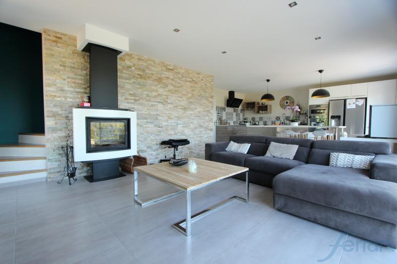 Villa - 240 m² - 9 pièces