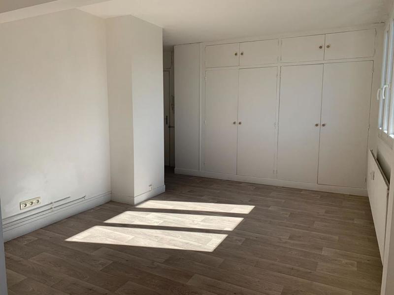 Studio - 30 m² - 1 pièce