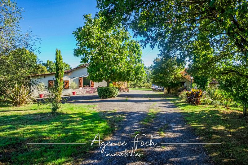 Maison traditionnelle - 190 m² - 6 pièces