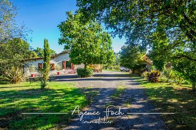 Maison traditionnelle - 190 m² - 6 pièces