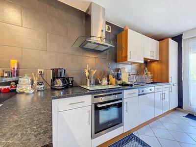 Appartement - 98 m² - 4 pièces