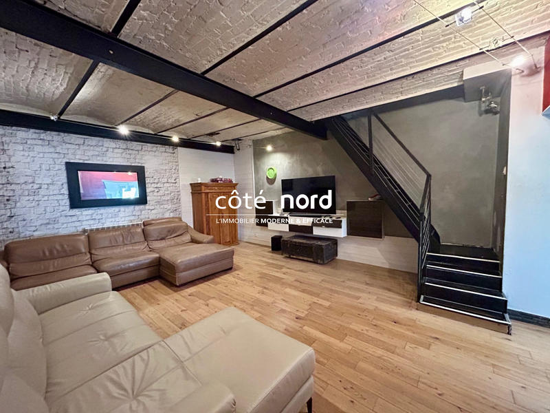 Maison - 248 m² - 8 pièces