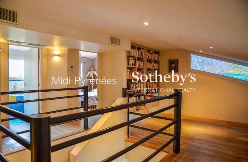 Maison - 230 m² - 6 pièces