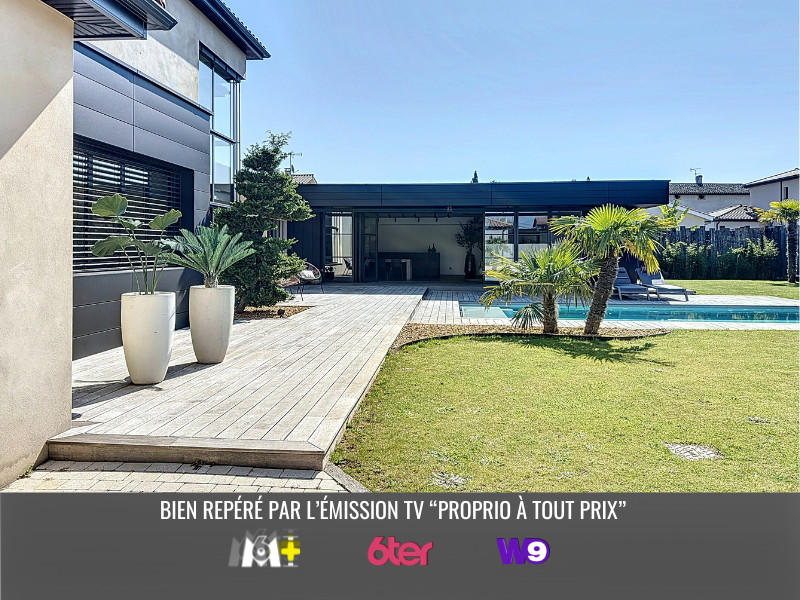 Maison - 243 m² - 8 pièces