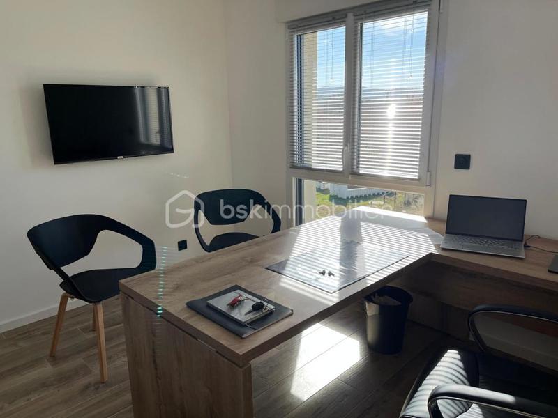 Bureau - 64 m² - 4 pièces