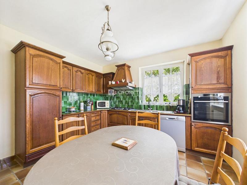 Maison - 205 m² - 8 pièces