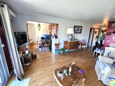 Appartement - 80 m² - 4 pièces