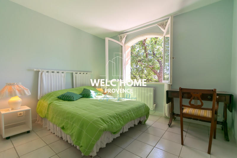 Maison - 181 m² - 9 pièces