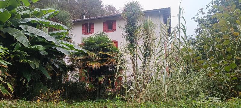 Maison - 270 m² - 10 pièces