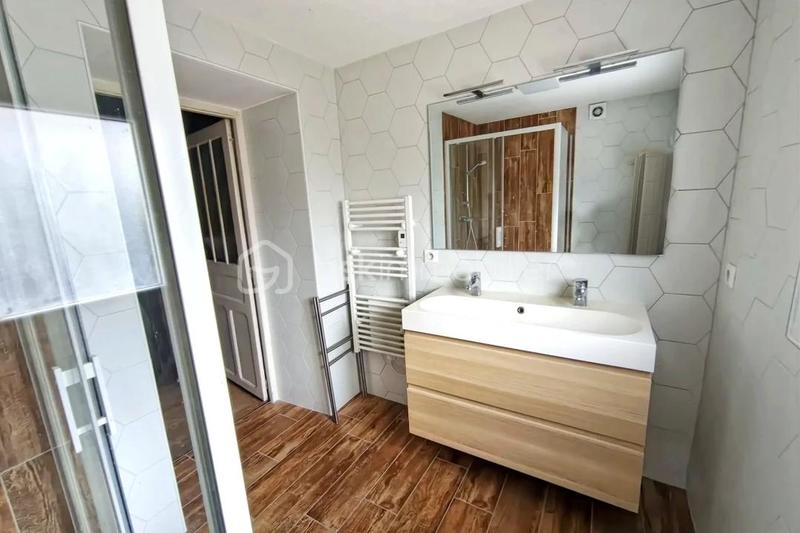 Maison - 95 m² - 5 pièces