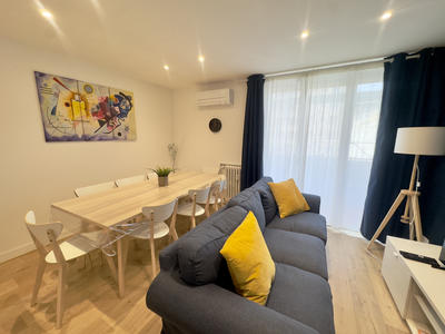 Appartement - 85 m² - 5 pièces