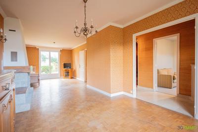 Maison traditionnelle - 140 m² - 6 pièces