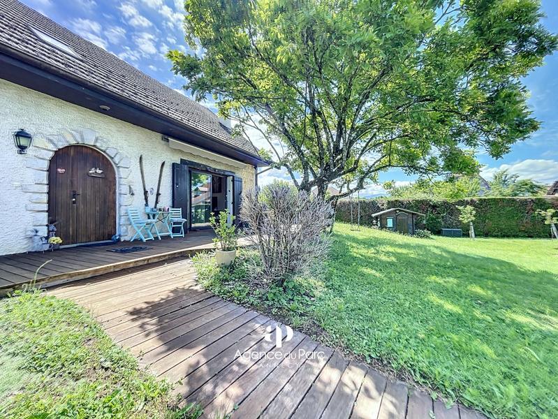 Maison traditionnelle - 185 m² - 8 pièces