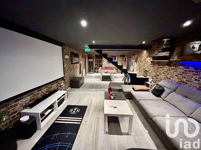 Maison - 210 m² - 7 pièces