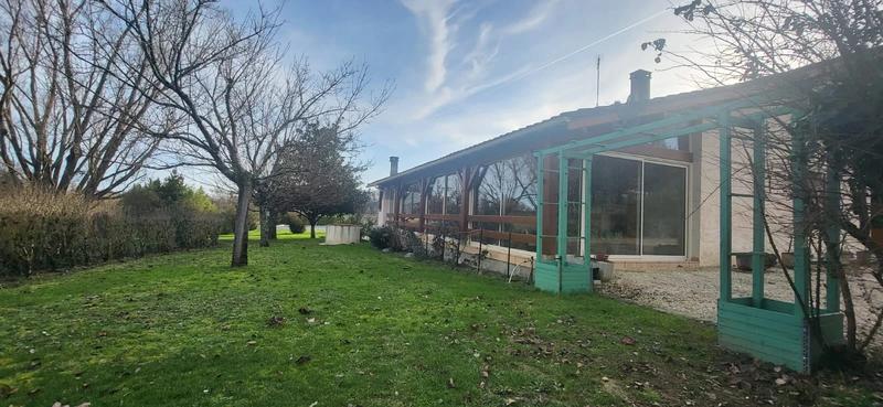 Maison - 410 m² - 11 pièces