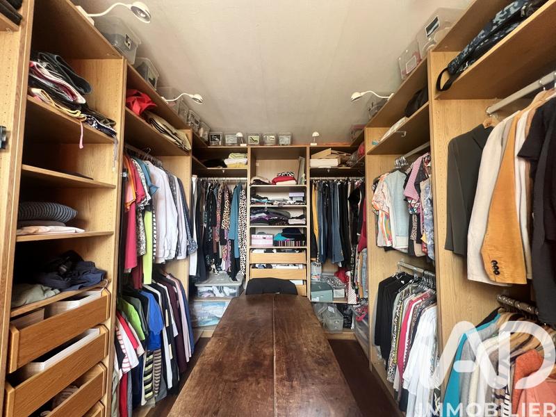 Maison - 290 m² - 12 pièces