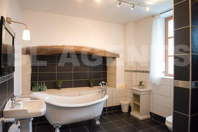 Maison en pierre - 200 m² - 8 pièces