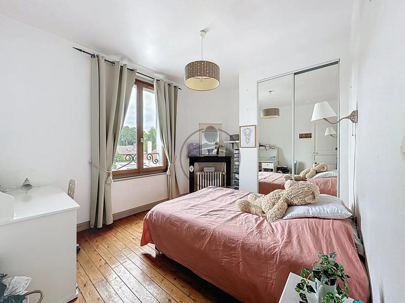 Maison - 162 m² - 8 pièces