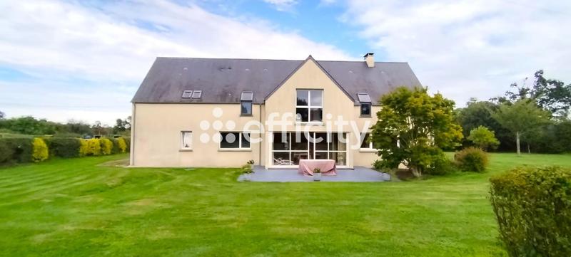 Pavillon - 211 m² - 7 pièces