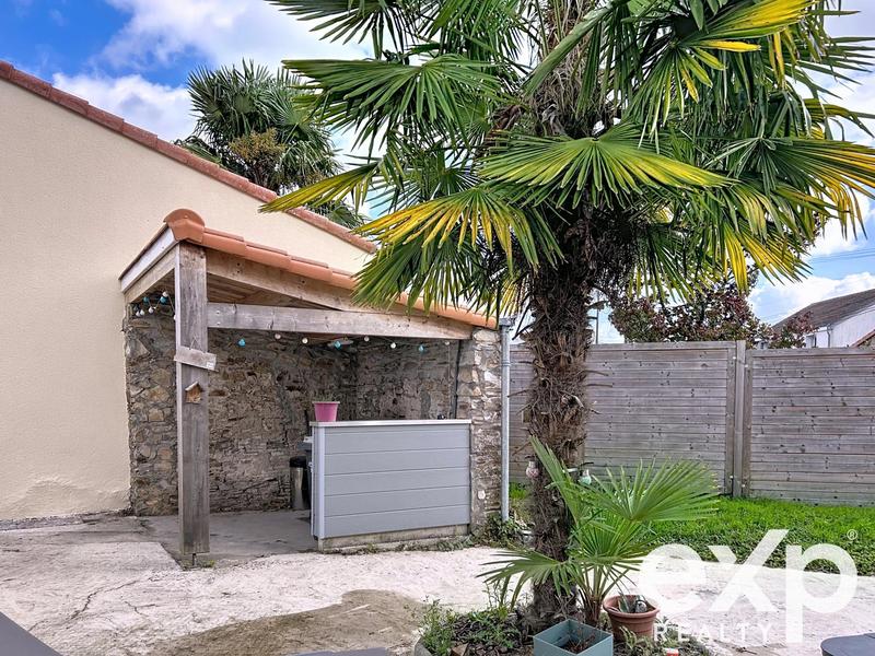 Maison - 209 m² - 9 pièces