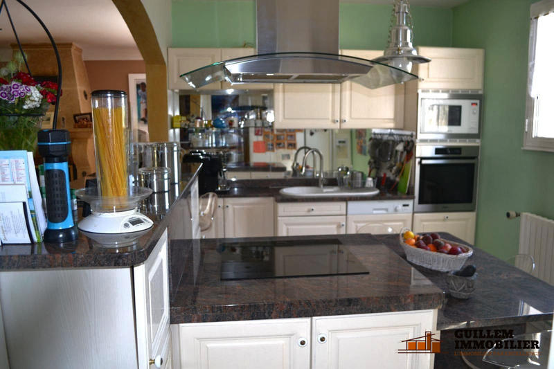 Maison traditionnelle - 172 m² - 6 pièces