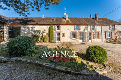 Maison - 276 m² - 11 pièces