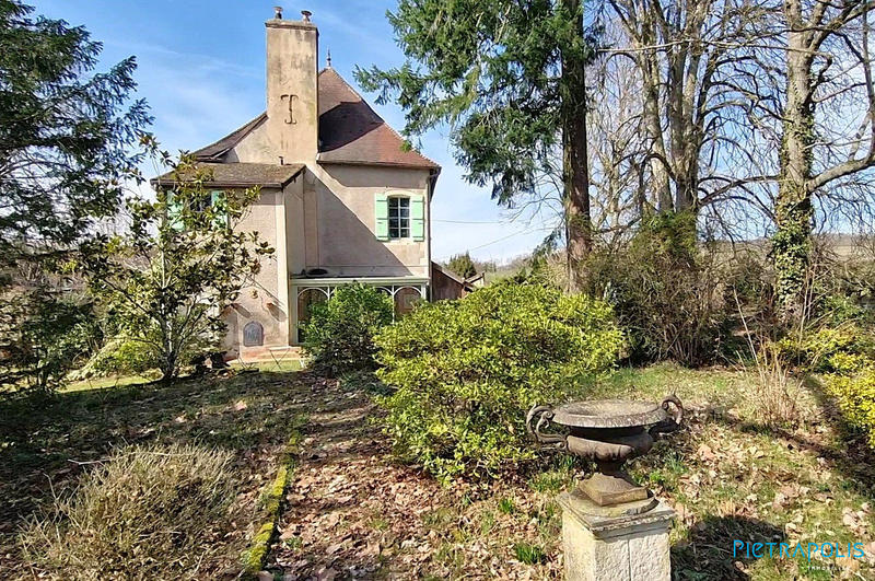 Maison ancienne - 248 m² - 9 pièces