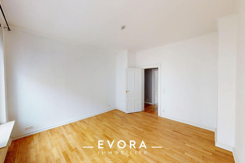 Appartement - 97 m² - 4 pièces