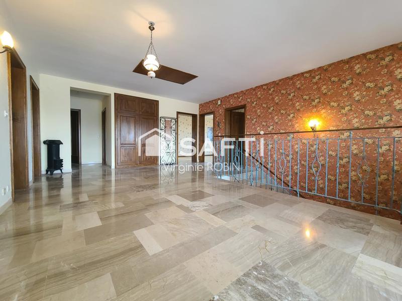 Maison - 297 m² - 9 pièces