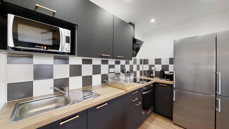 Appartement - 102 m² - 6 pièces