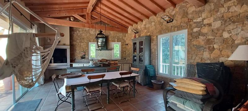 Maison - 250 m² - 7 pièces