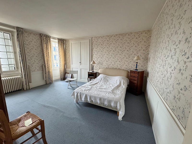 Maison - 220 m² - 10 pièces