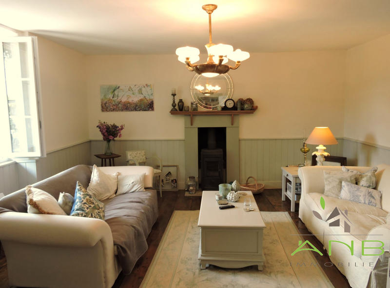 Maison - 225 m² - 8 pièces