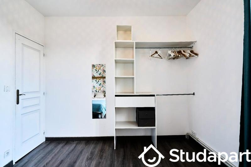 Chambre - 12 m² - 1 pièce