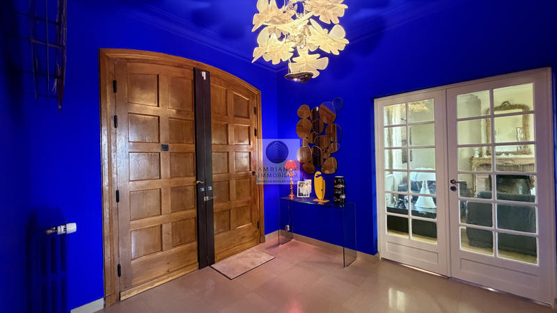 Maison - 284 m² - 8 pièces