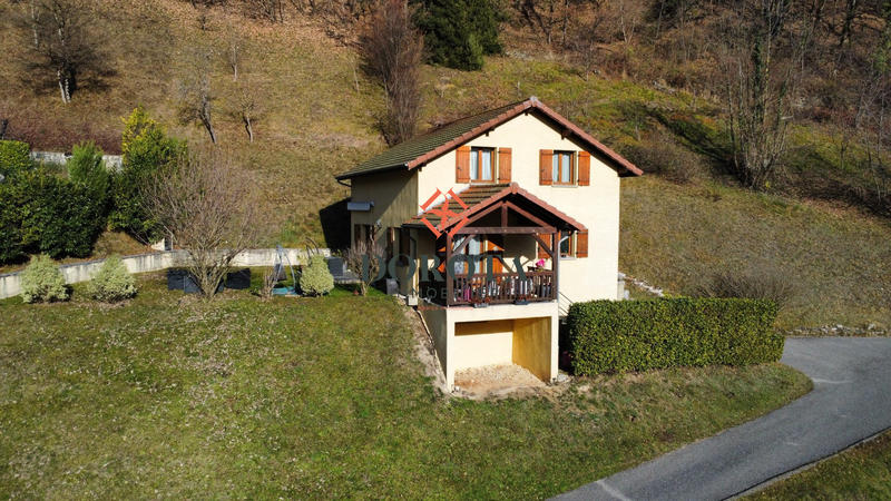 Maison traditionnelle - 117 m² - 5 pièces