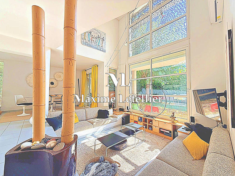 Maison contemporaine - 170 m² - 8 pièces