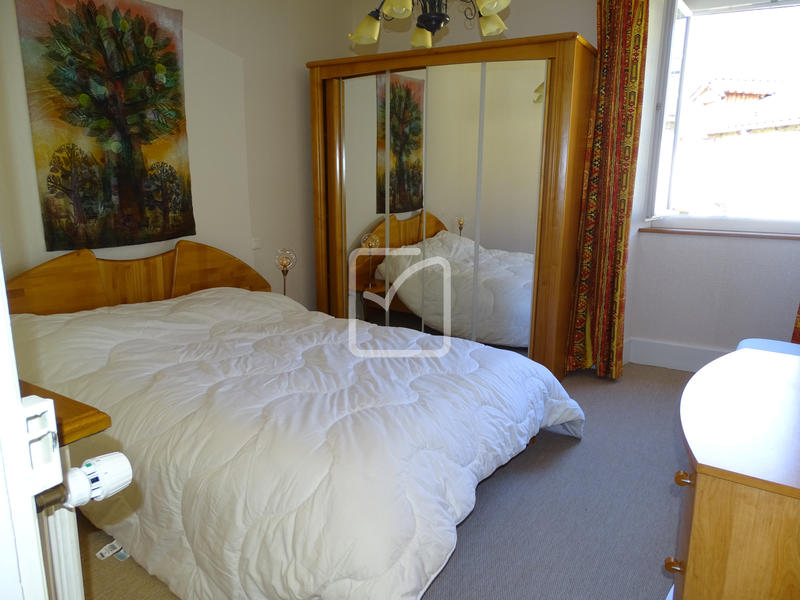 Maison - 233 m² - 8 pièces