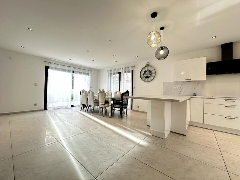 Maison - 103 m² - 4 pièces