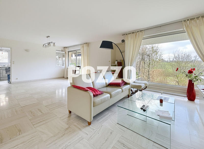 Maison - 177 m² - 9 pièces